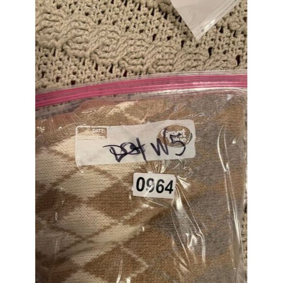 Vintage Royal Knight‎ Argyle Knit Sweater Vest M Wool & Acrylic Beige - Picture 12 of 12